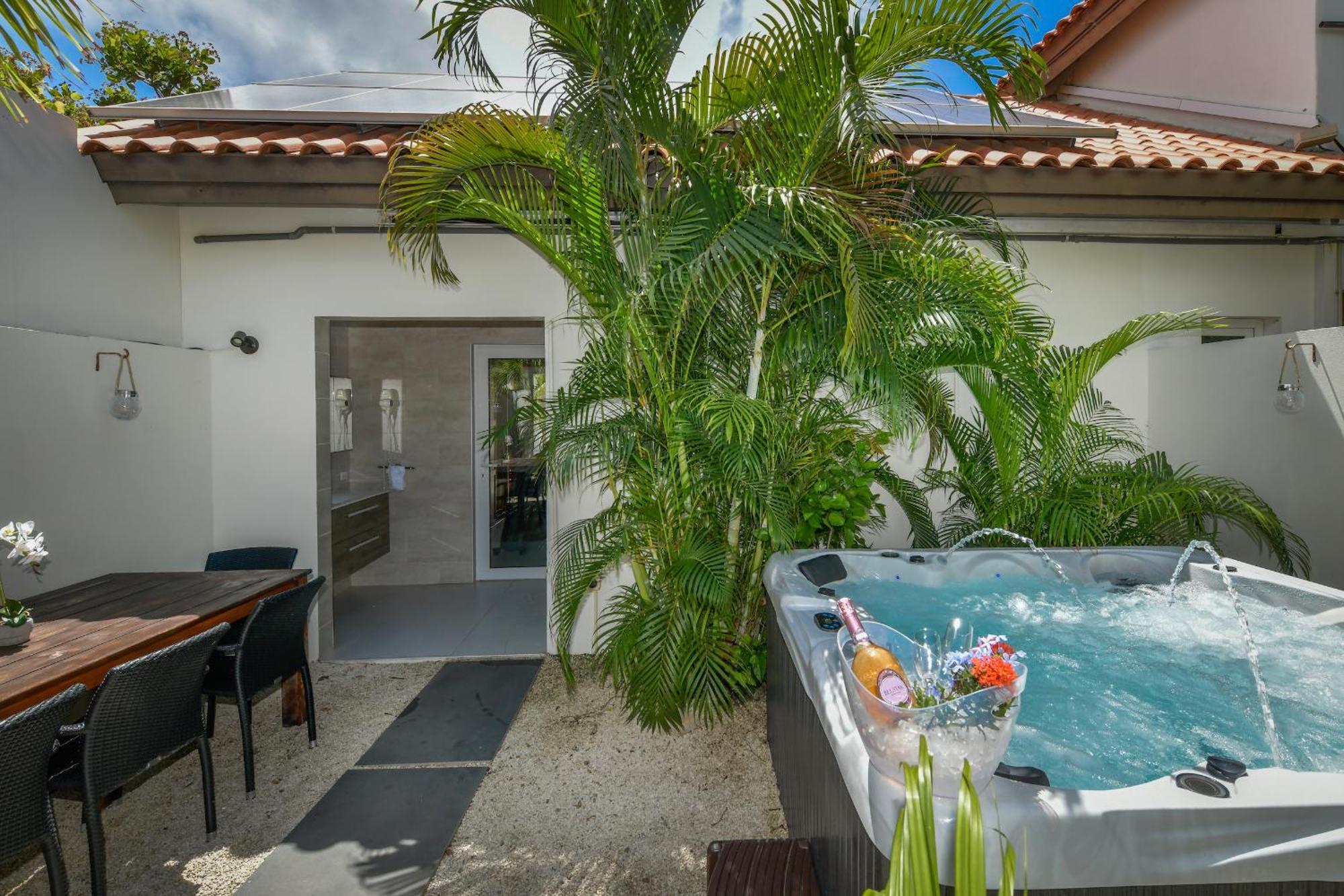 Boutique Hotel Swiss Paradise Aruba Villas And Suites Palm Beach Eksteriør bilde
