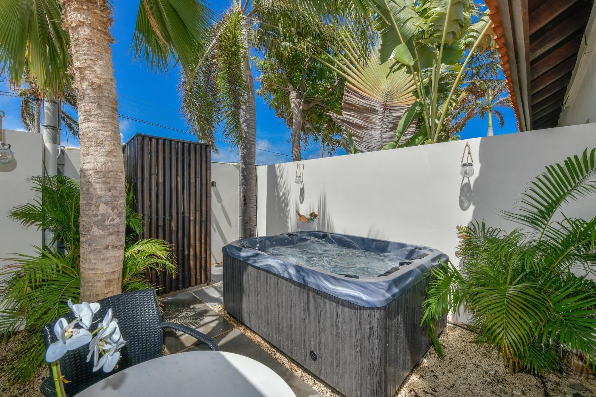 Boutique Hotel Swiss Paradise Aruba Villas And Suites Palm Beach Eksteriør bilde