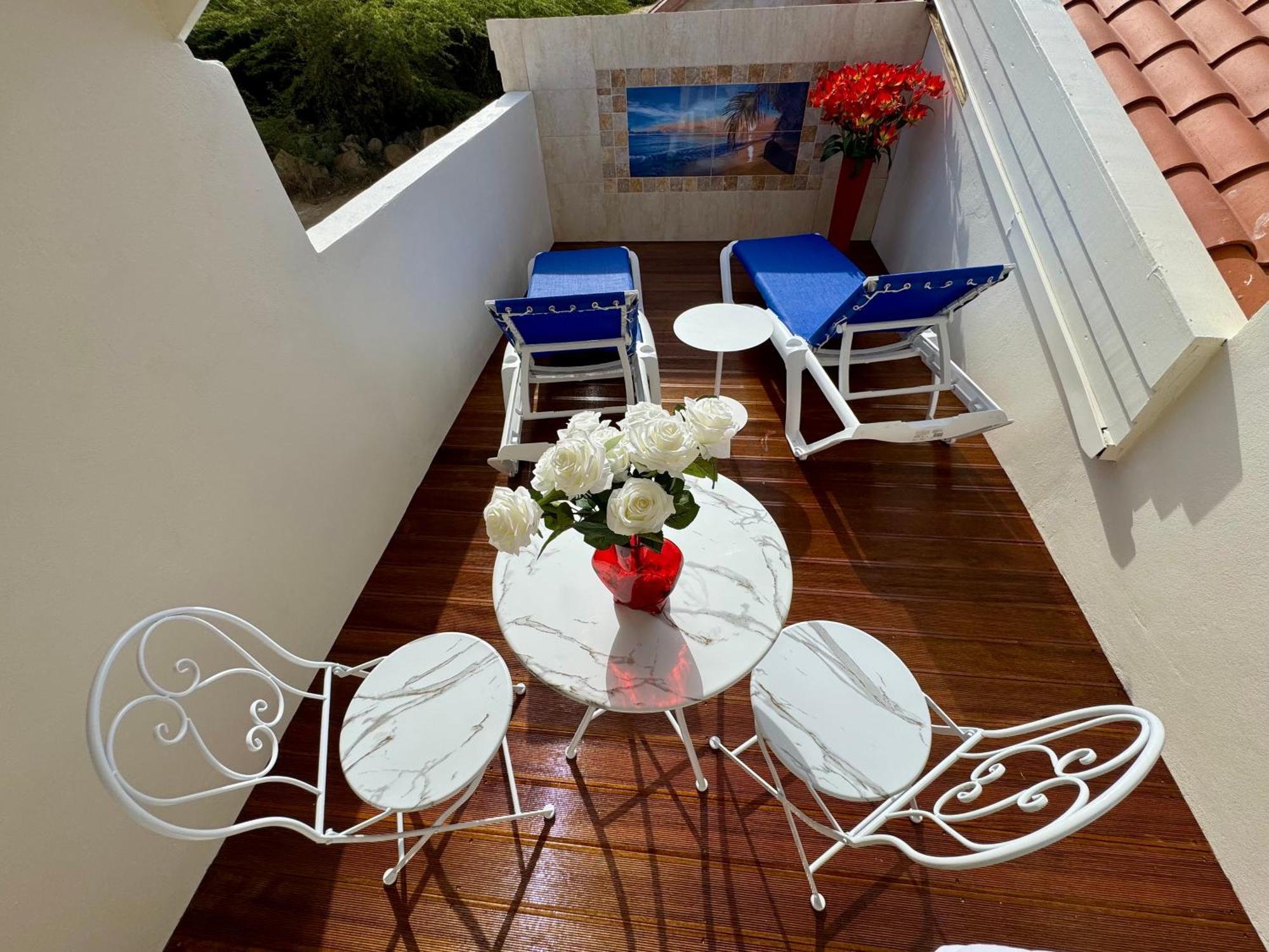 Boutique Hotel Swiss Paradise Aruba Villas And Suites Palm Beach Eksteriør bilde