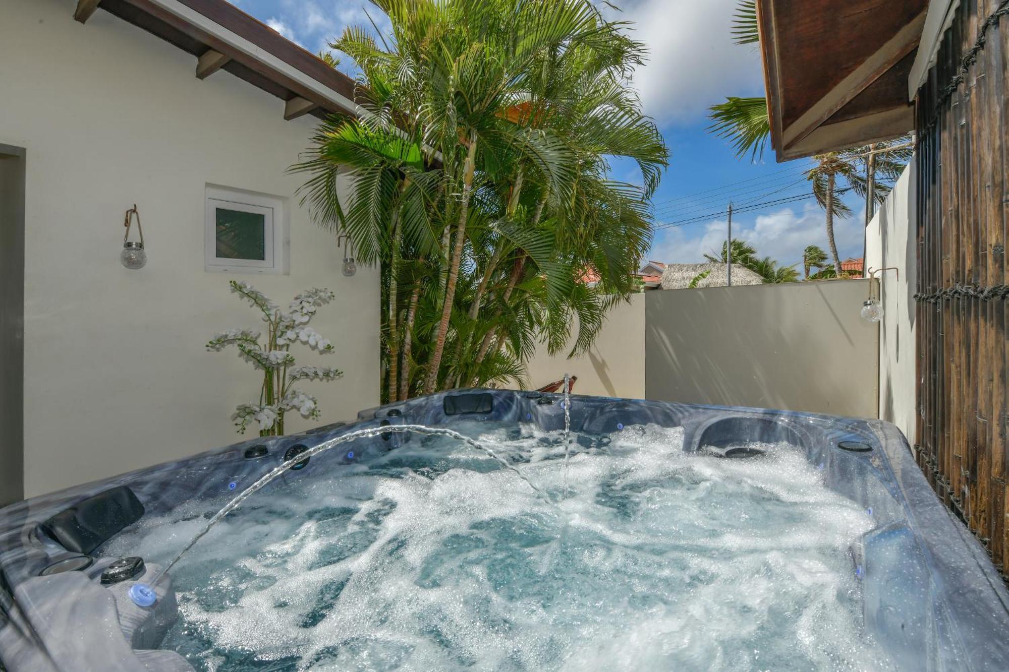 Boutique Hotel Swiss Paradise Aruba Villas And Suites Palm Beach Eksteriør bilde