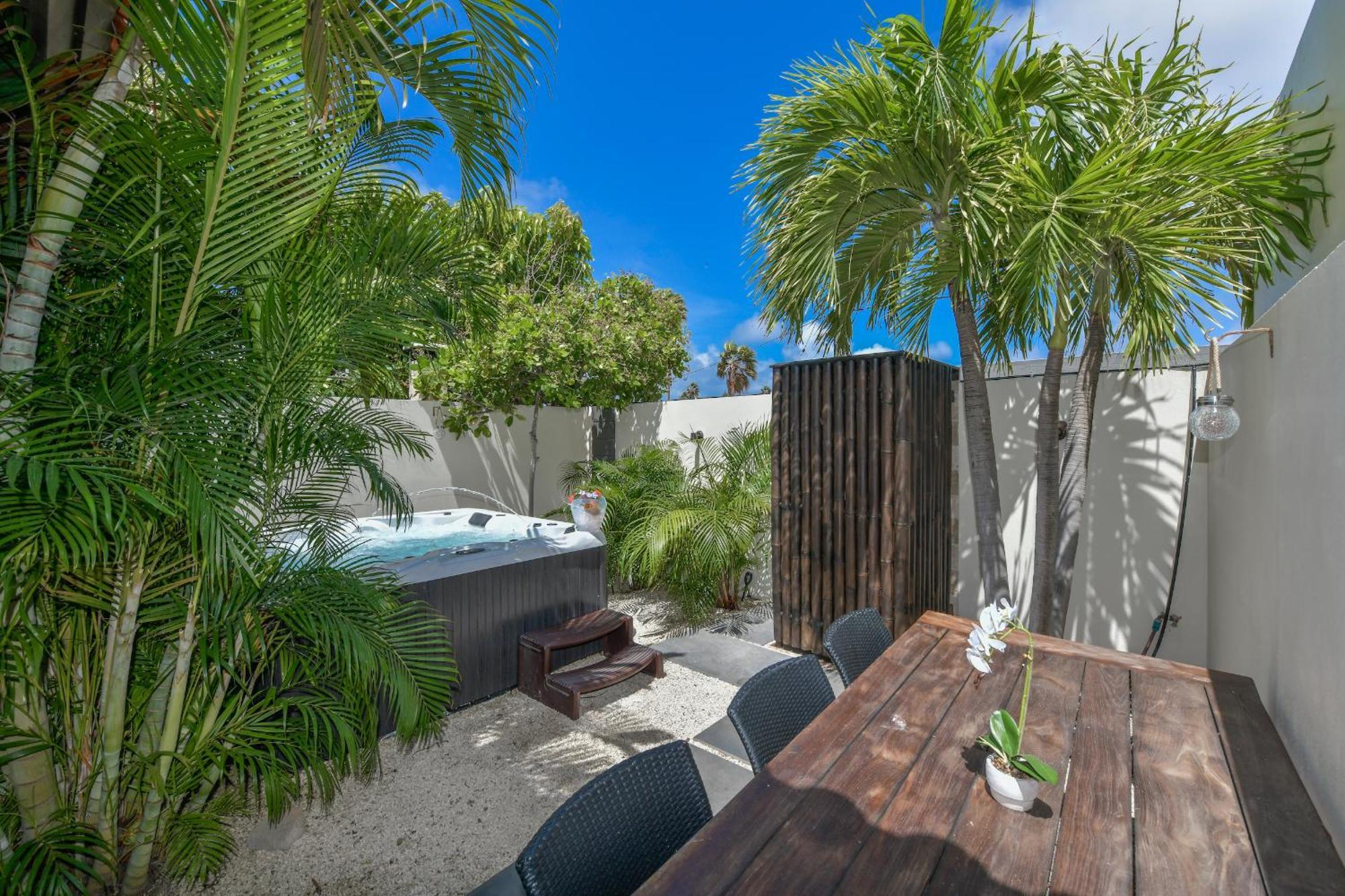 Boutique Hotel Swiss Paradise Aruba Villas And Suites Palm Beach Eksteriør bilde