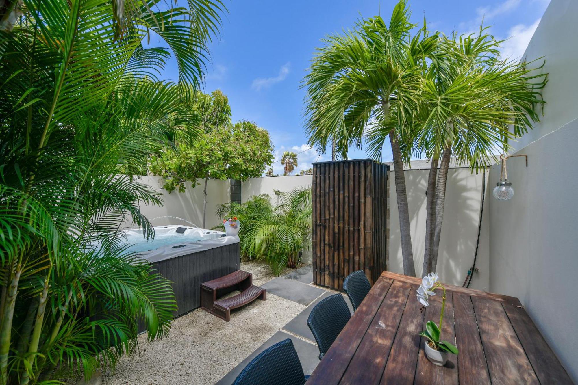 Boutique Hotel Swiss Paradise Aruba Villas And Suites Palm Beach Eksteriør bilde
