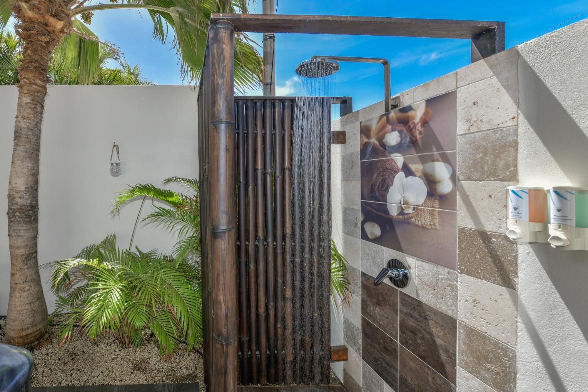 Boutique Hotel Swiss Paradise Aruba Villas And Suites Palm Beach Eksteriør bilde