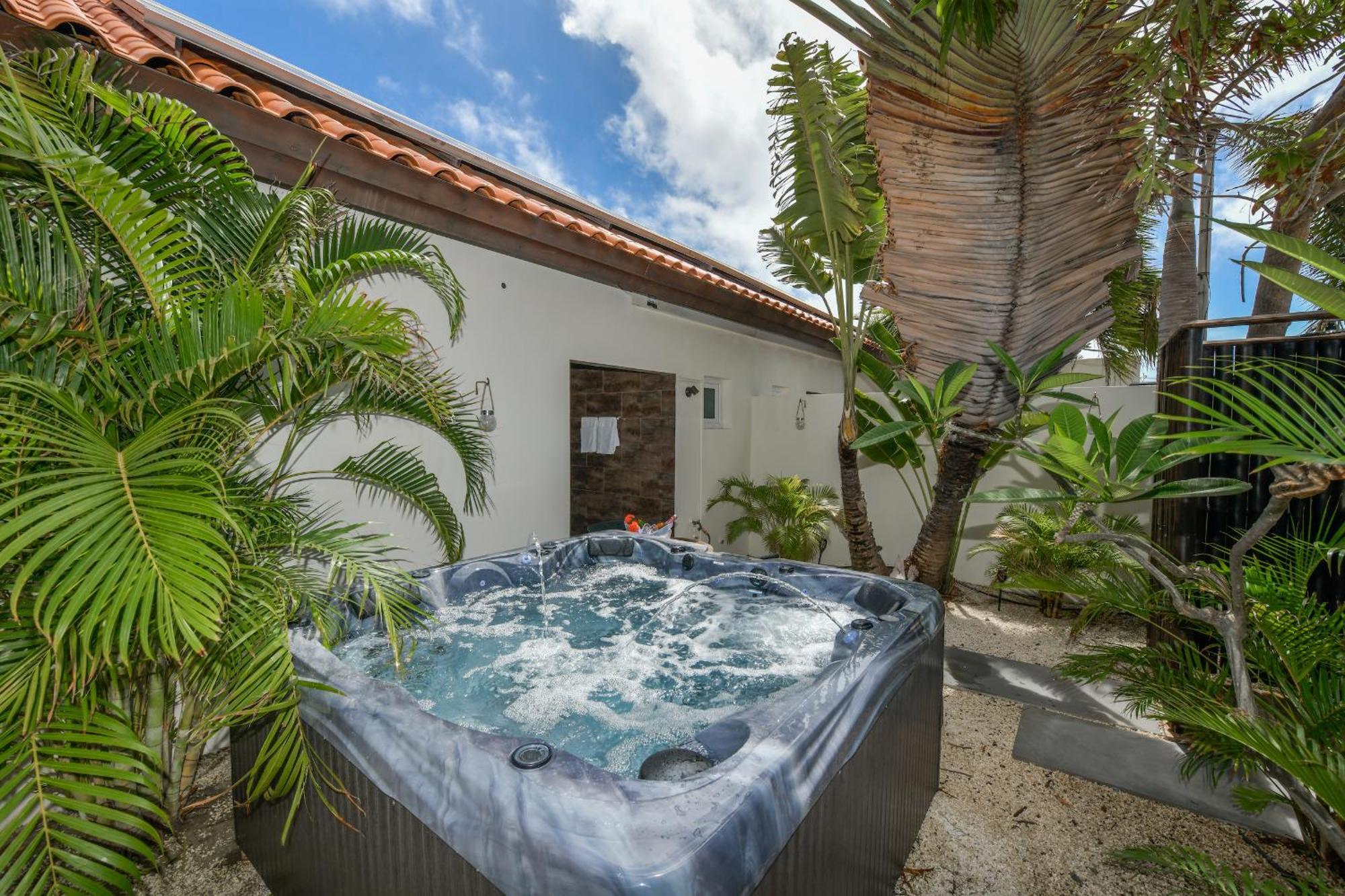 Boutique Hotel Swiss Paradise Aruba Villas And Suites Palm Beach Eksteriør bilde