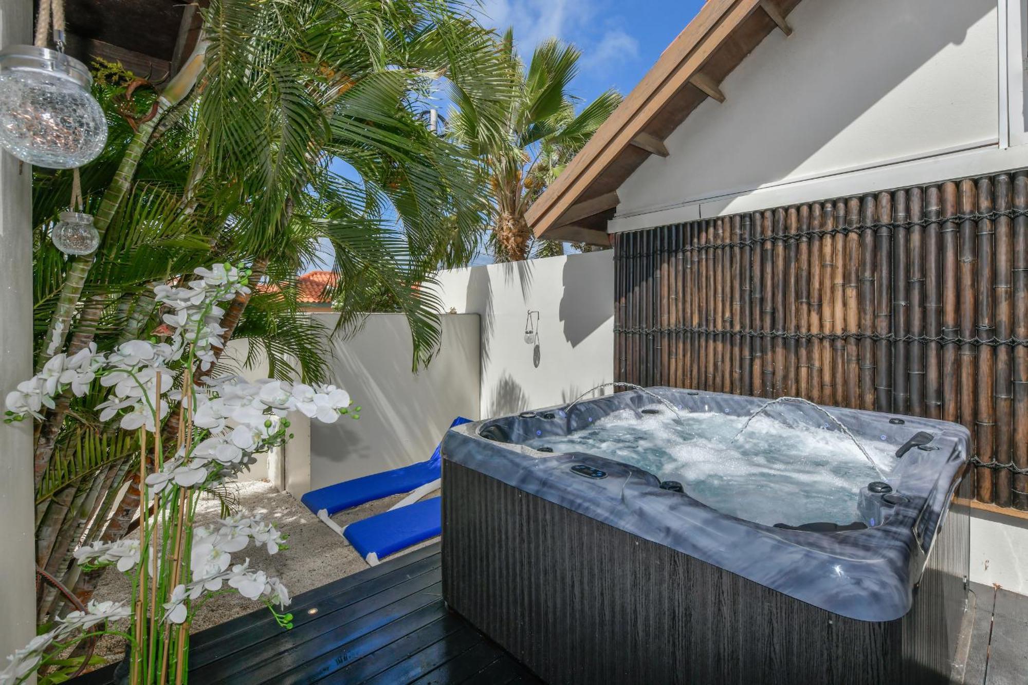Boutique Hotel Swiss Paradise Aruba Villas And Suites Palm Beach Eksteriør bilde
