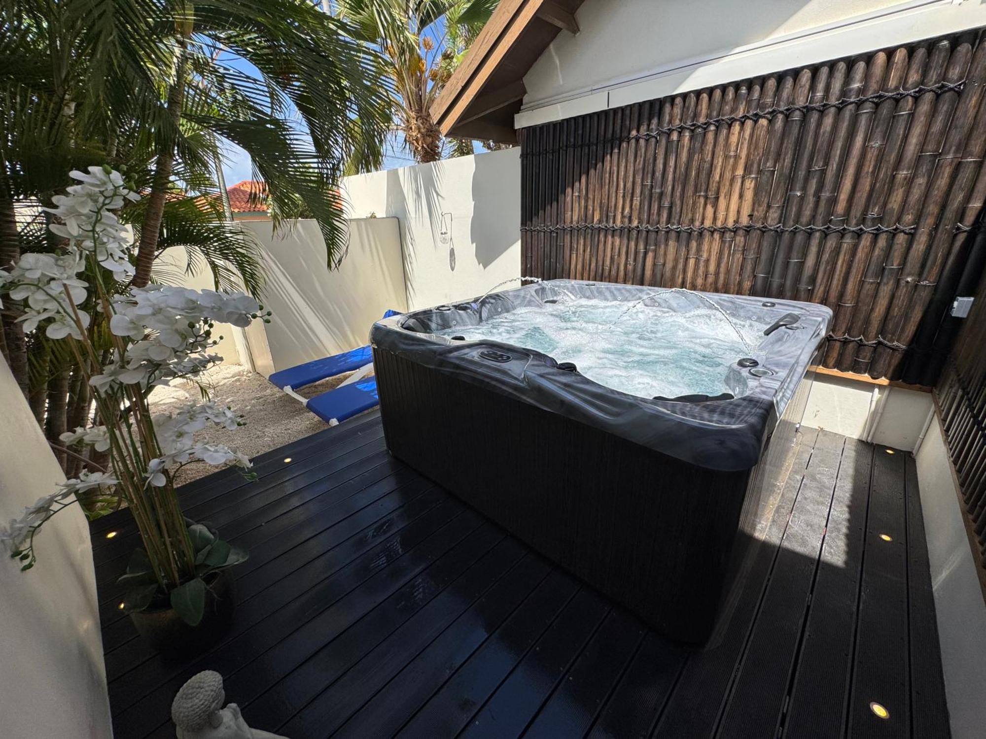Boutique Hotel Swiss Paradise Aruba Villas And Suites Palm Beach Eksteriør bilde